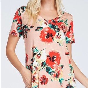 NWT Coral Floral Tee in Small